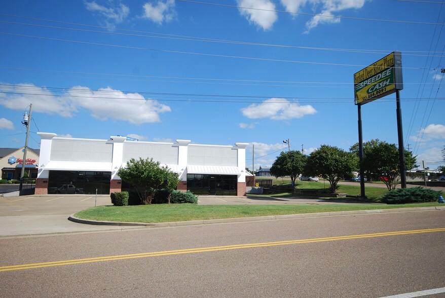 Primary Photo Of 1932 Highway 45 Byp, Jackson Storefront For Lease