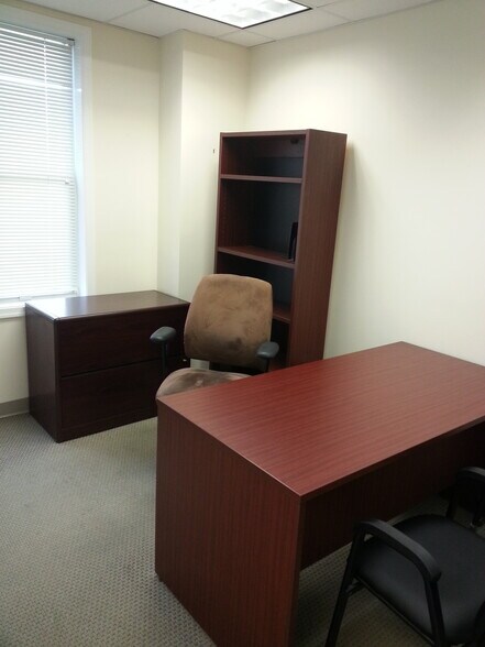 More Photos Of 7440 Heritage Village Plz, Gainesville Office For Lease