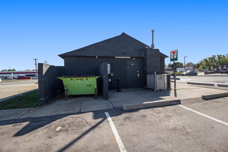 More Photos Of 4703 N Crooks Rd, Royal Oak Fast Food For Sale