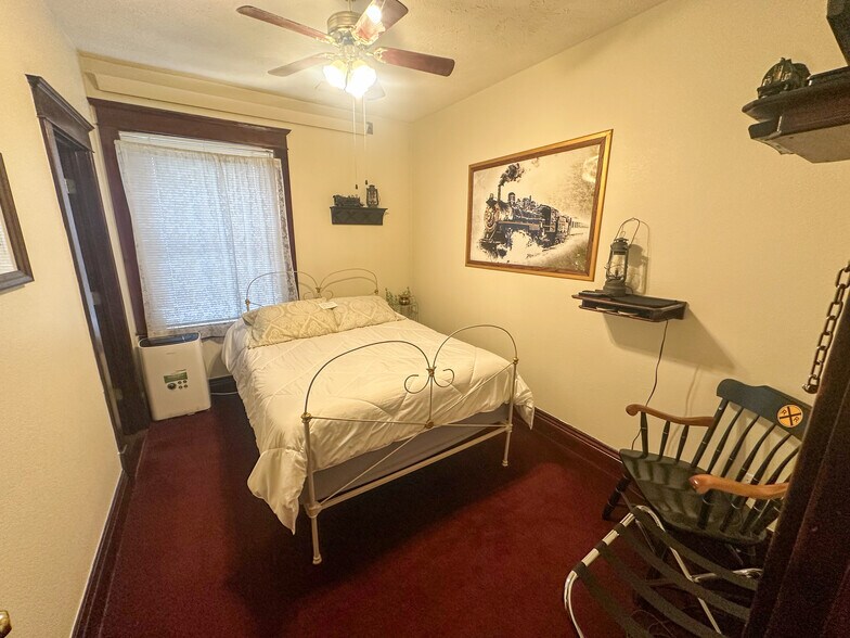 More Photos Of 211 W Kansas St, Crofton Hotel For Sale