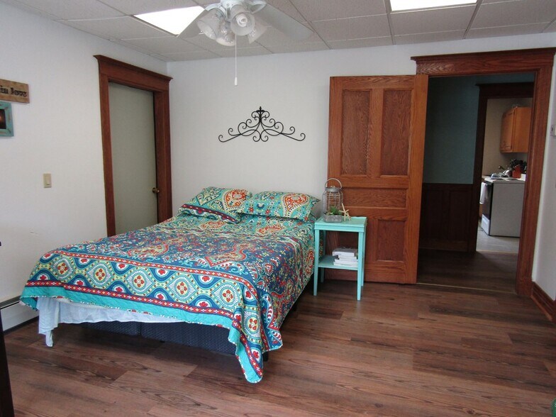 More Photos Of 30 Taylor St, Troy Freestanding For Sale