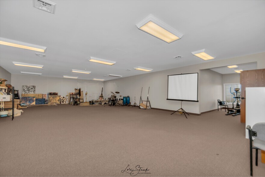 More Photos Of 2825 W Division St, Manteno Medical For Sale