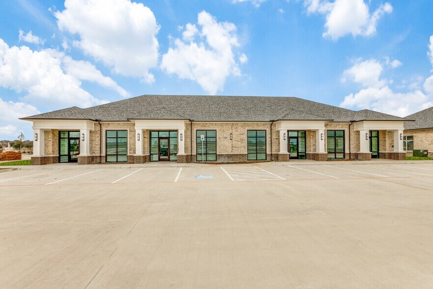 More Photos Of 1630 W Prosper Trl, Prosper Medical For Sale