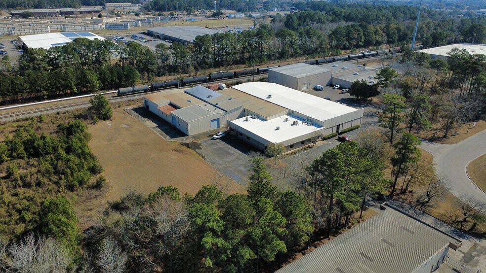 More Photos Of 915 Commerce Cir, Hanahan Manufacturing For Sale