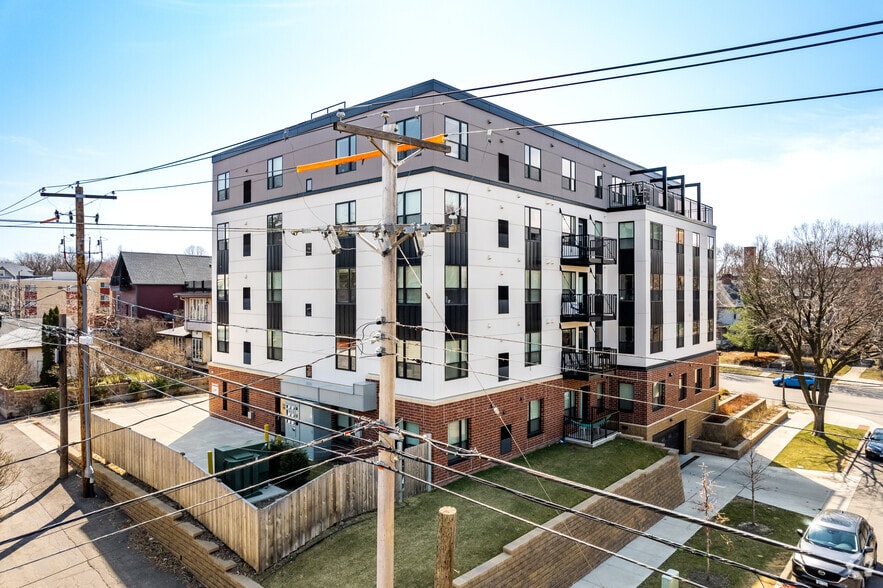 More Photos Of 1975-1977 Marshall Ave, Saint Paul Apartments For Sale