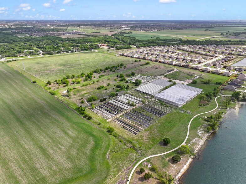More Photos Of 1402 Wyatt St, Waxahachie Land For Sale