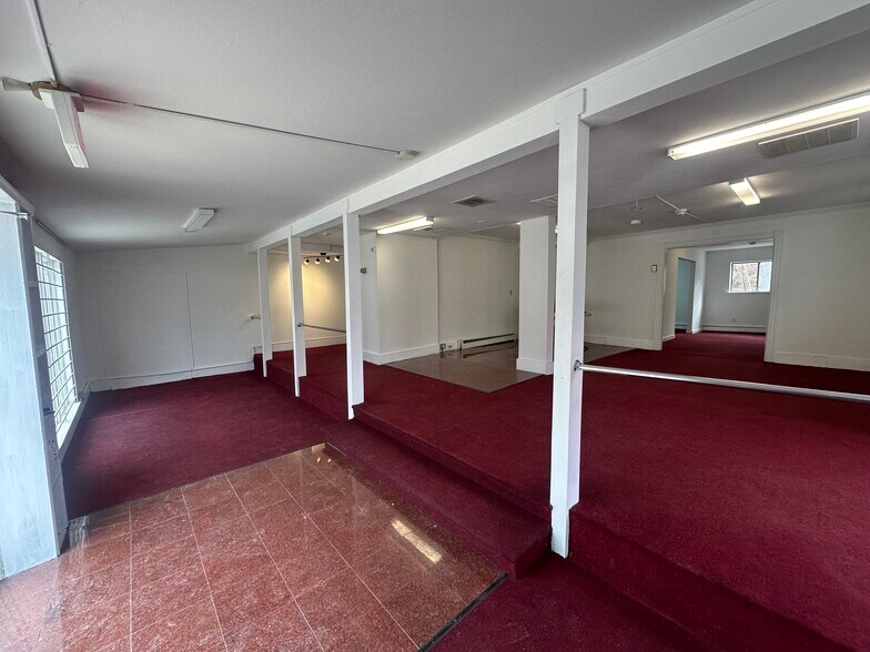 More Photos Of 18 Woods Corner Rd, East Setauket Freestanding For Lease