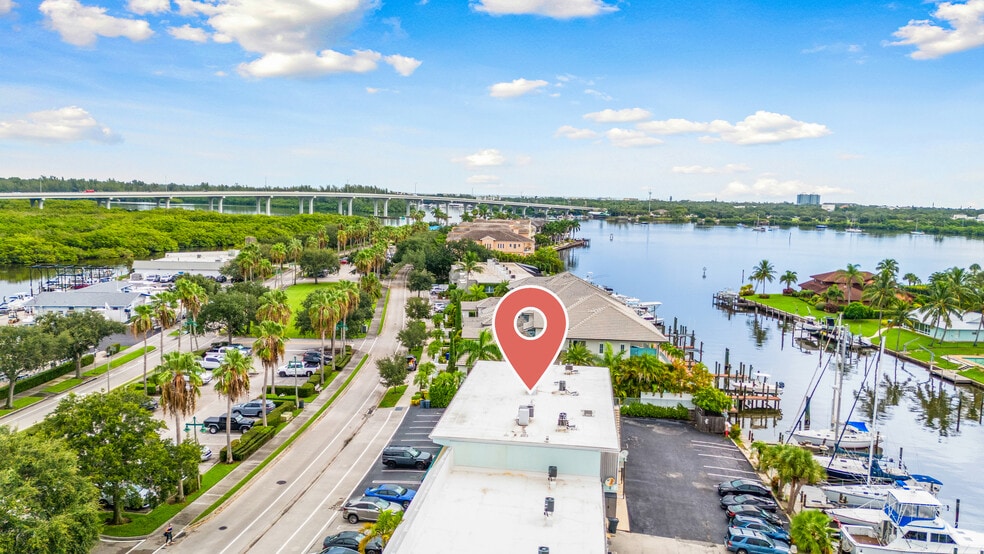 More Photos Of 23 Royal Palm Pointe, Vero Beach Restaurant For Sale