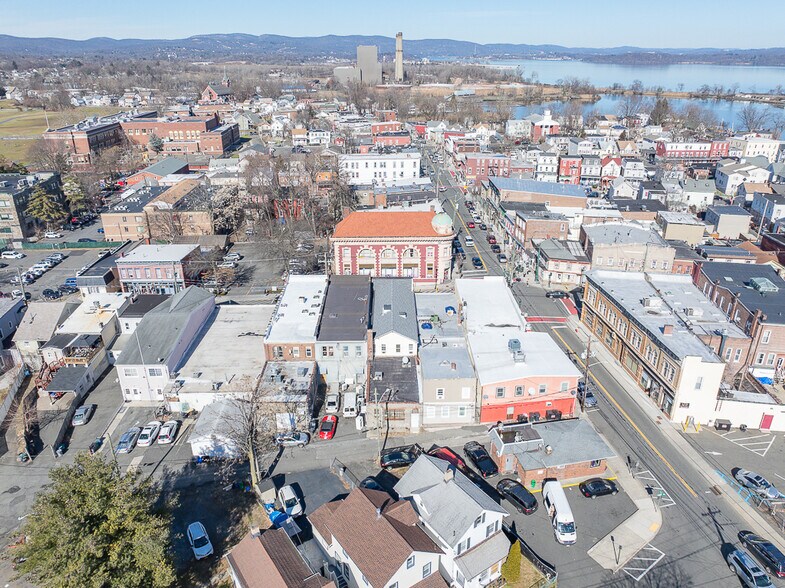 More Photos Of 7 New Main St, Haverstraw Storefront Retail Residential For Lease