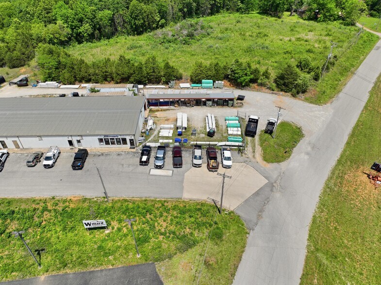 More Photos Of 1015 Preacher Roe Blvd, West Plains General Retail For Sale