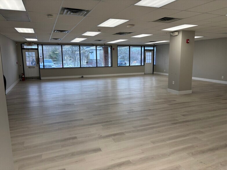 More Photos Of 662 Goffle Rd, Hawthorne Unknown For Lease