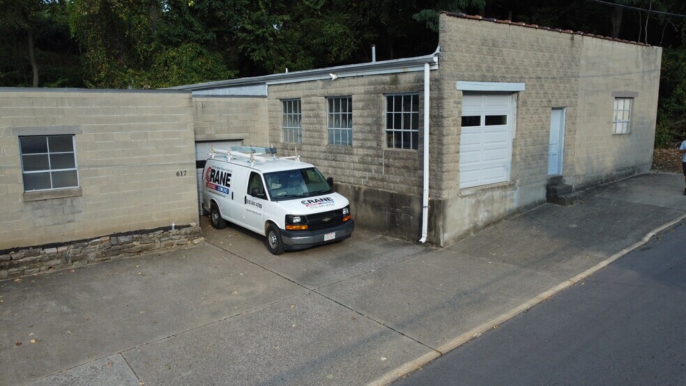 More Photos Of 617 Berry Ave, Bellevue Warehouse For Sale