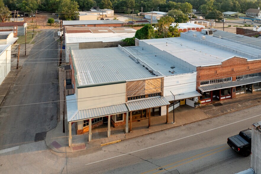 More Photos Of 519 E Goliad Ave, Crockett Storefront For Sale