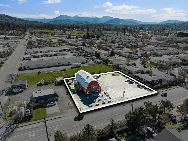 Primary Photo Of The Toasted Barrel, Grants Pass Restaurant For Sale