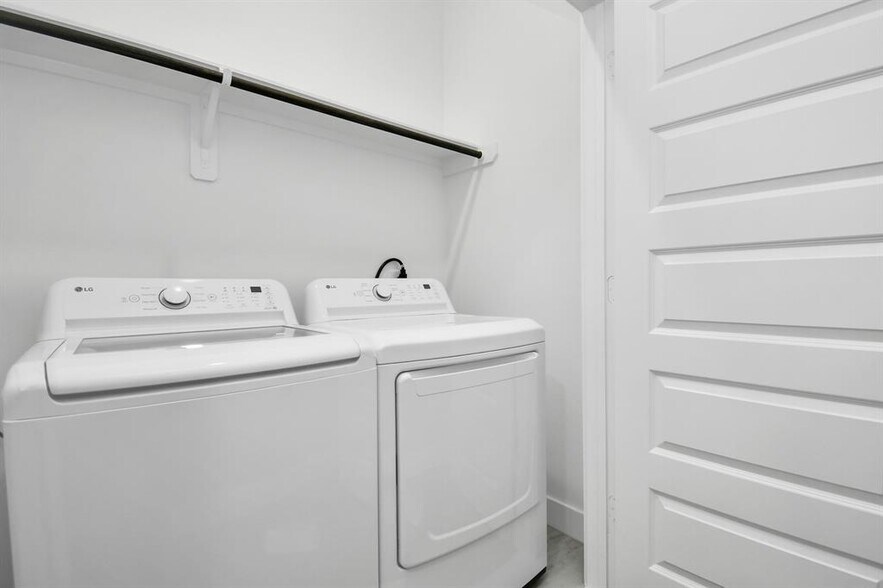 More Photos Of 316 Thornton Rd, Houston Apartments For Sale