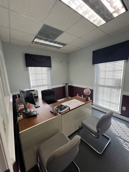 More Photos Of 2630 Beaver Ruin Rd, Norcross Medical For Sale