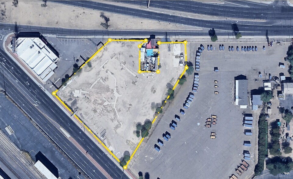 Primary Photo Of 3333 W Indian School Rd, Phoenix Contractor Storage Yard For Lease