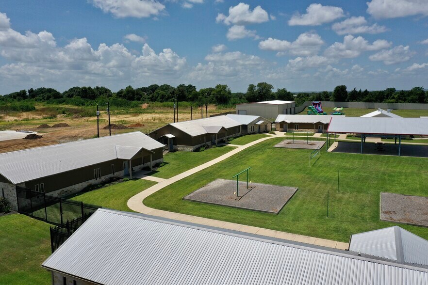 More Photos Of 4150 Highway 36 S, Brenham Shelter For Sale