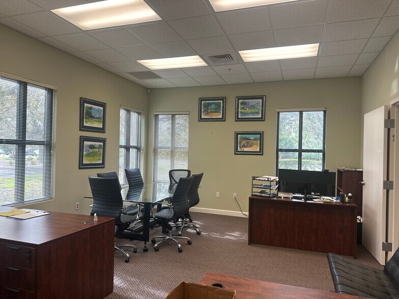More Photos Of 7313 International Pl, Sarasota Office For Lease