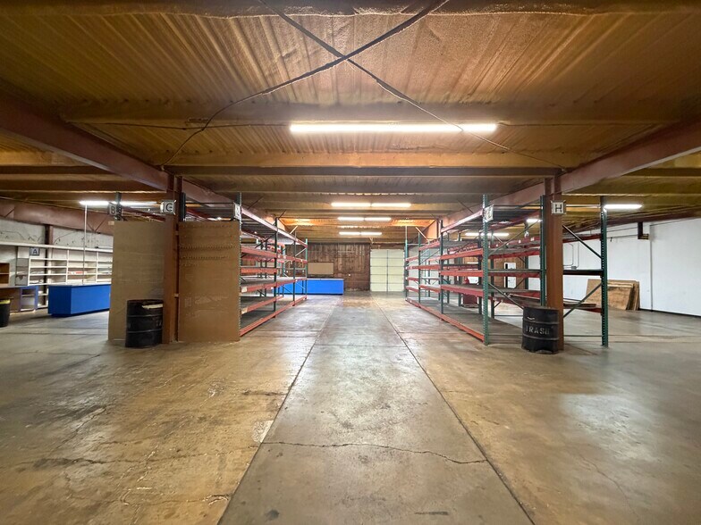 More Photos Of 1720 E 7th St, Odessa Industrial For Lease