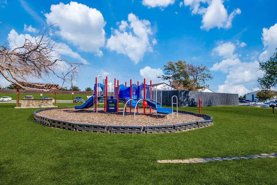 More Photos Of 834 Timberlake Dr, Arlington Apartments For Sale