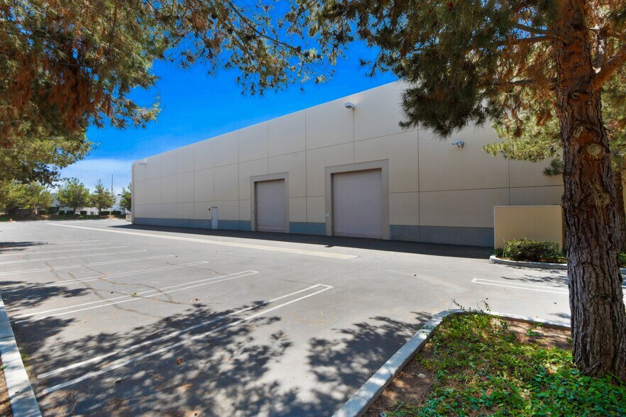 More Photos Of 705 Challenger St, Brea Warehouse For Lease