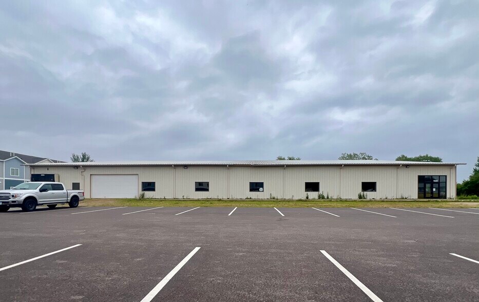 Primary Photo Of 1925 N Redding Ave, Windom Industrial For Lease