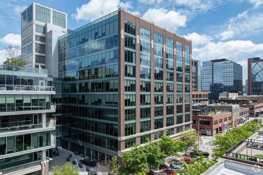 More Photos Of 1000 W Fulton Market, Chicago Office For Lease