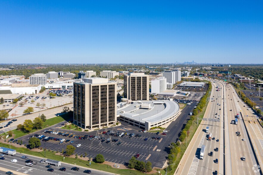More Photos Of 1415 W 22nd St, Oak Brook Office For Lease