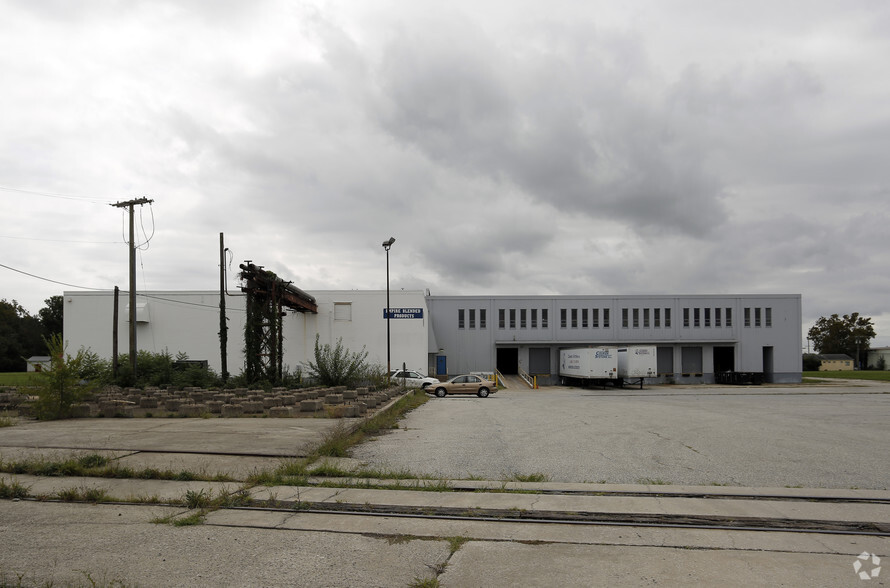 Primary Photo Of 45 Griffith St, Salem Warehouse For Lease