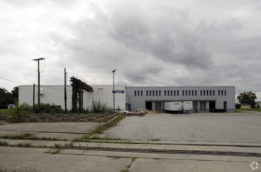More Photos Of 45 Griffith St, Salem Warehouse For Lease