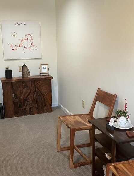 More Photos Of 18 Leinbach Dr, Charleston Office For Lease