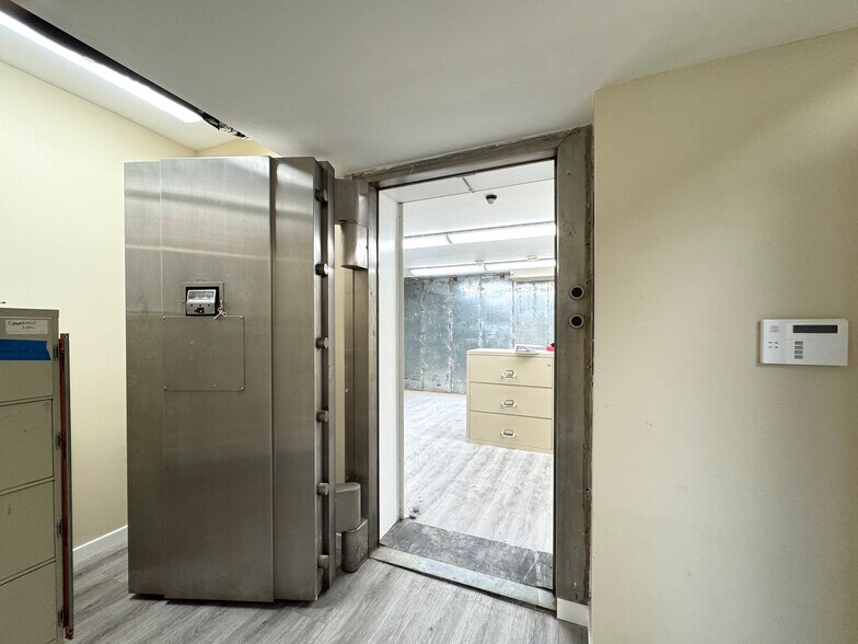 More Photos Of 815-821 Webster St, Oakland Storefront Retail Office For Lease