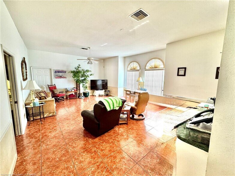 More Photos Of 2605 Bayview St, Sebring General Retail For Sale