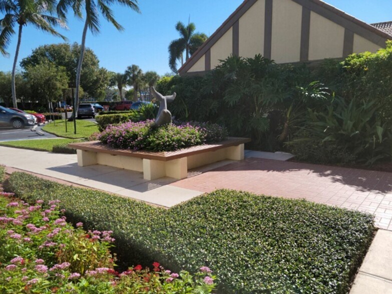 More Photos Of 801 Anchor Rode Dr, Naples Medical For Lease