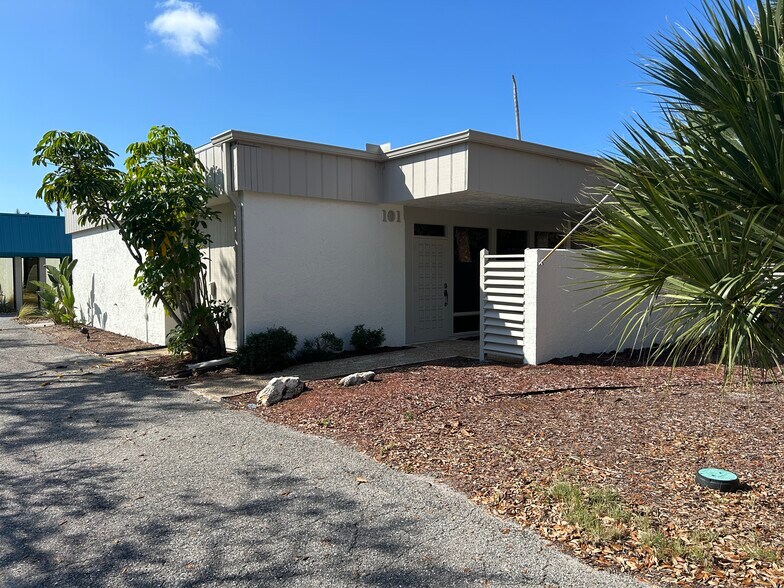 More Photos Of 101 San Marco Dr, Venice Medical For Lease