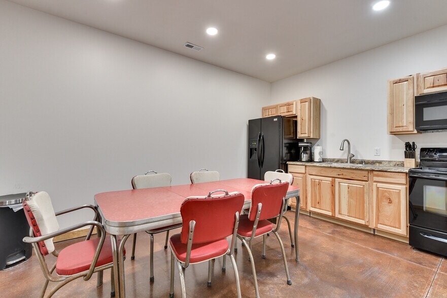 More Photos Of 1058 Sunburst Ln, Mead Warehouse For Sale