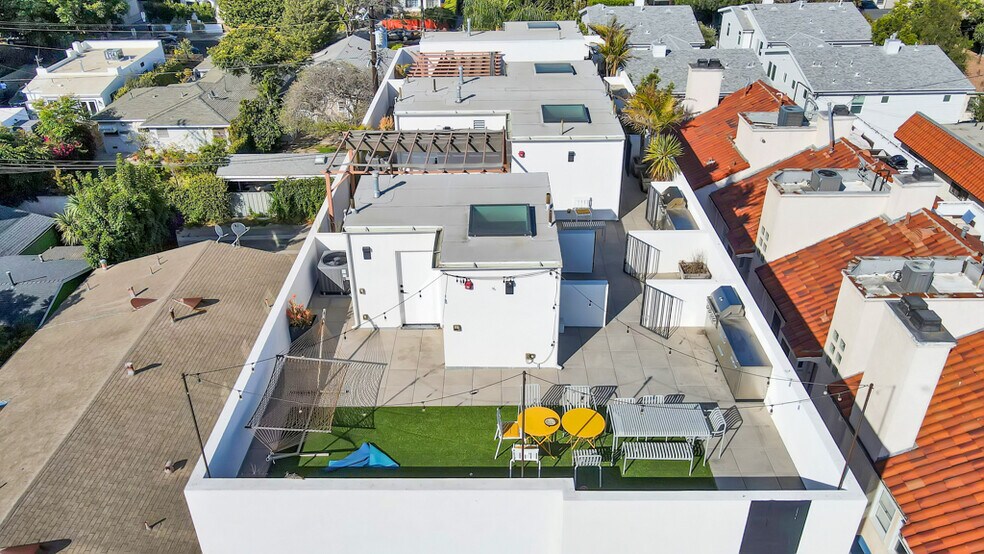 More Photos Of 2432 Penmar Ave, Venice Apartments For Sale