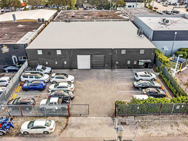 More Photos Of 7880-7882 NW 56th St, Miami Warehouse For Lease