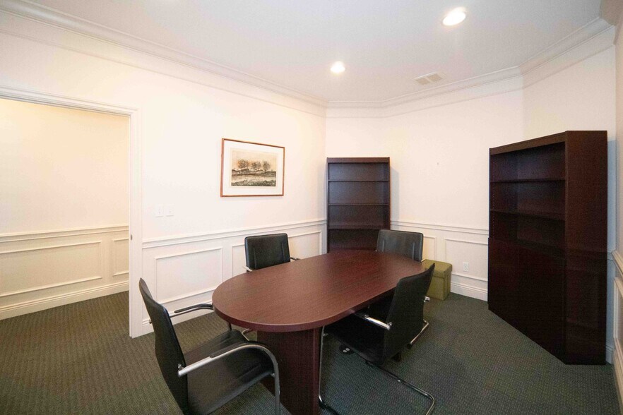 More Photos Of 3375 Blackmore Rd, Perry Light Manufacturing For Sale