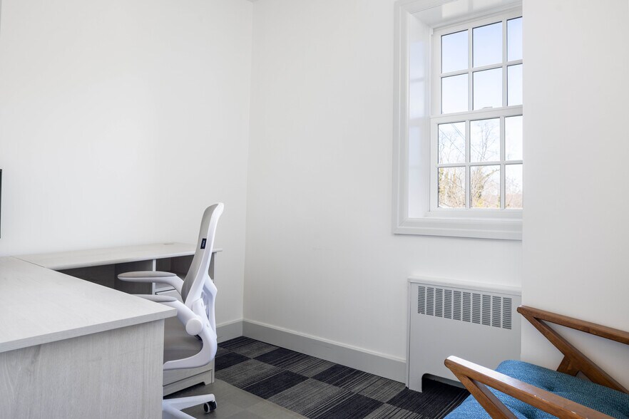 More Photos Of 453 W Main St, Huntington Coworking Space