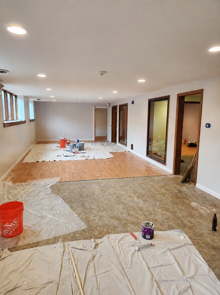 More Photos Of 3 Robinson Rd, Bow Light Distribution For Lease