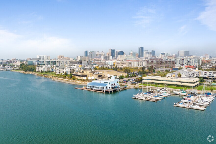 More Photos Of 15 Embarcadero W, Oakland General Retail For Sale