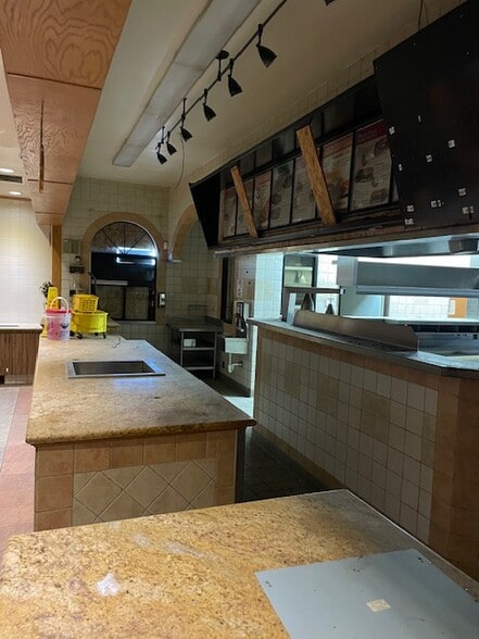 More Photos Of 5544 California Ave, Bakersfield Restaurant For Sale