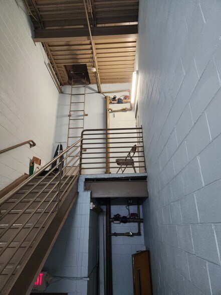 More Photos Of 1211 N Chester St, Baltimore Medical For Sale