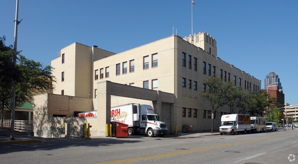 More Photos Of 333 N Alabama St, Indianapolis Office For Lease