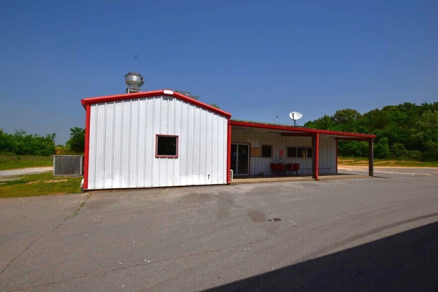 More Photos Of 75174 Hwy 59 Hwy, Stilwell Convenience Store For Sale
