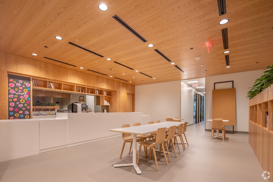 More Photos Of 2450 Colorado Ave, Santa Monica Coworking Space