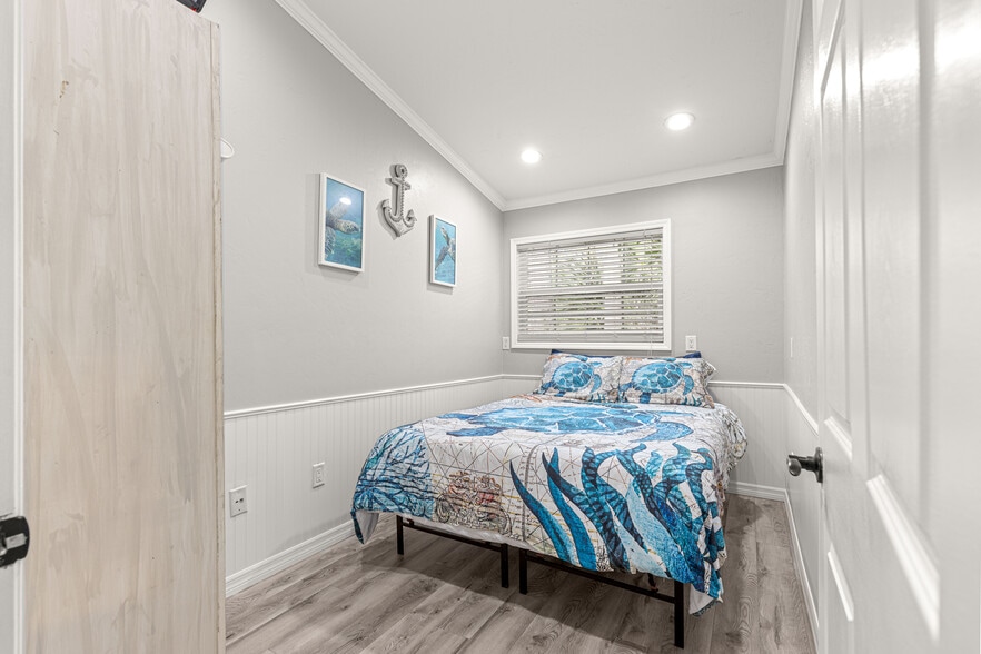 More Photos Of 110 NE Crystal St, Crystal River Specialty For Sale