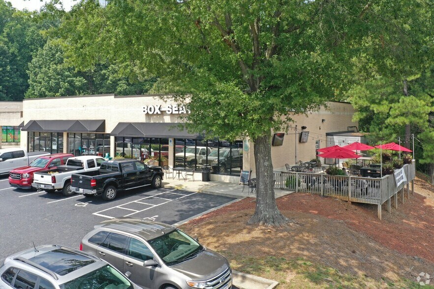 More Photos Of 5006 High Point Rd, Greensboro Freestanding For Lease